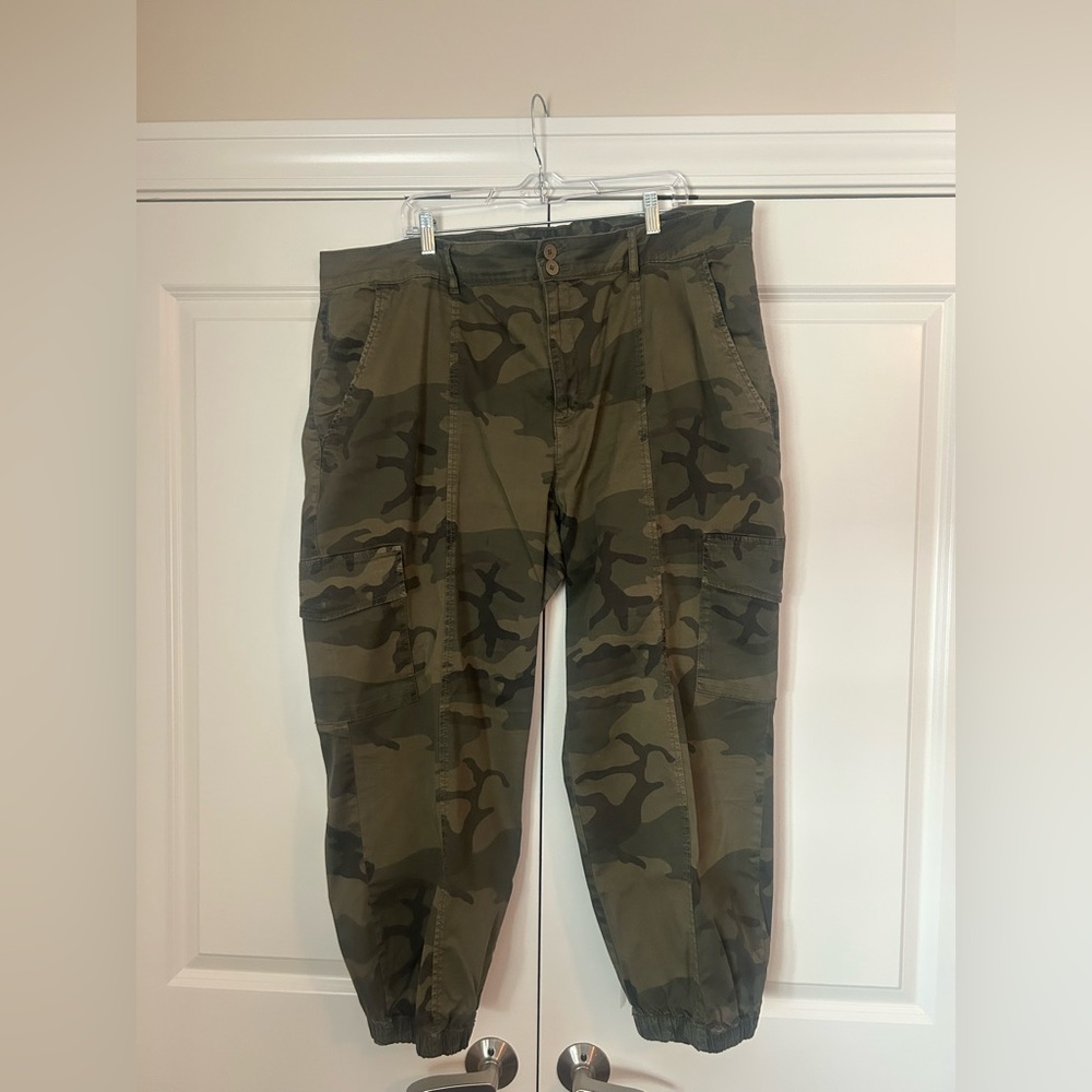 Sanctuary Women's Plus Size Olive Camouflage Cargo Pants